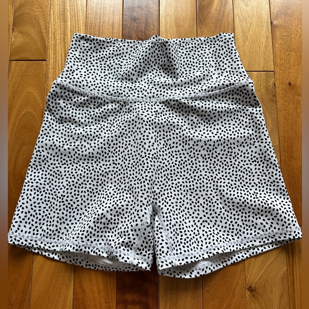 Buff bunny 4in shorts